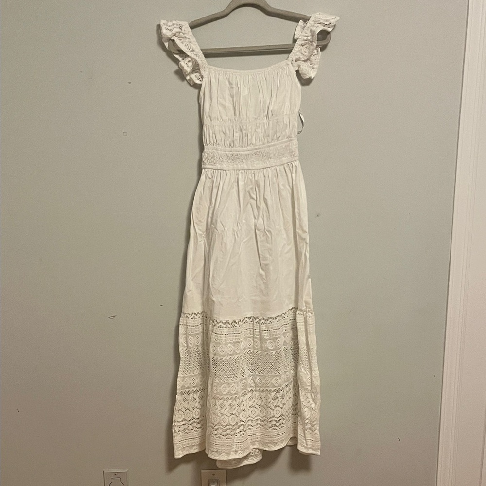 Elegant White Lace Maxi Dress